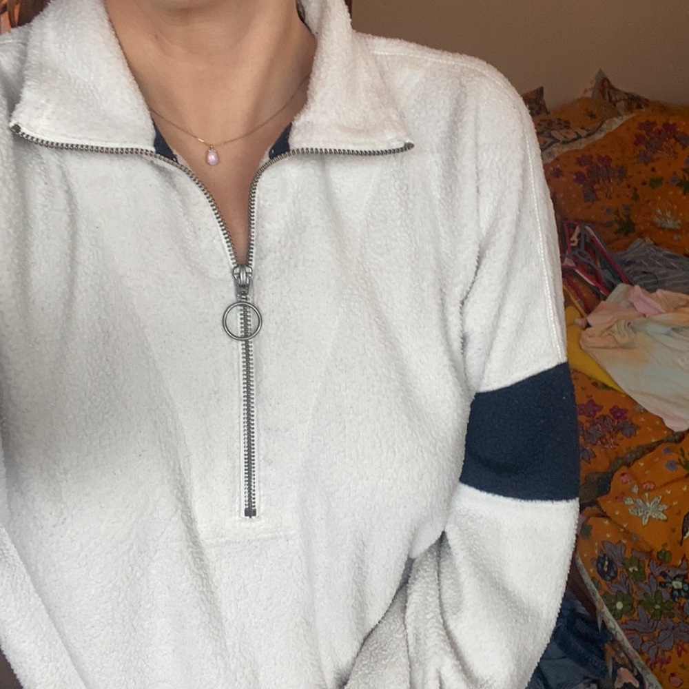 Abercrombie & Fitch Half Zip Sweatshirt - Picture 4 of 7